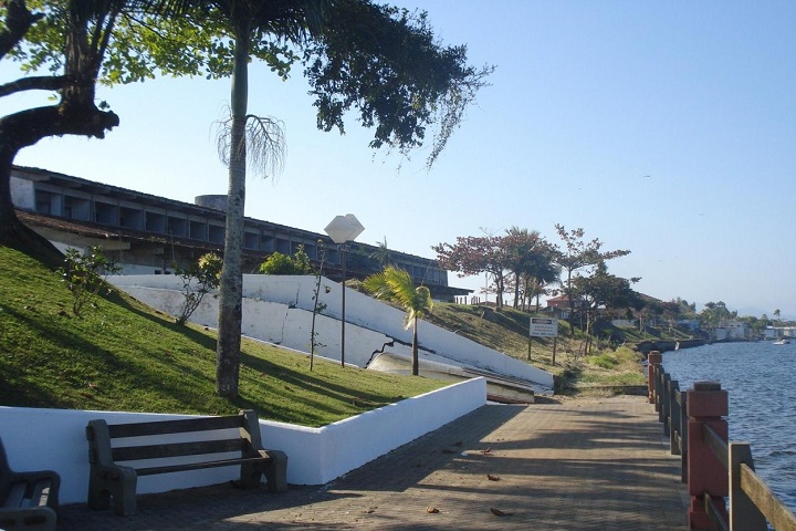 Cananéia Glória Hotel - Leilão