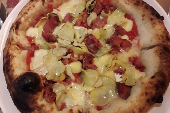 Foglia-faz-otima-pizza-de-linguica-e-alcachofra-Foto-Claudio-Schapochnik-Que-Gostoso-3