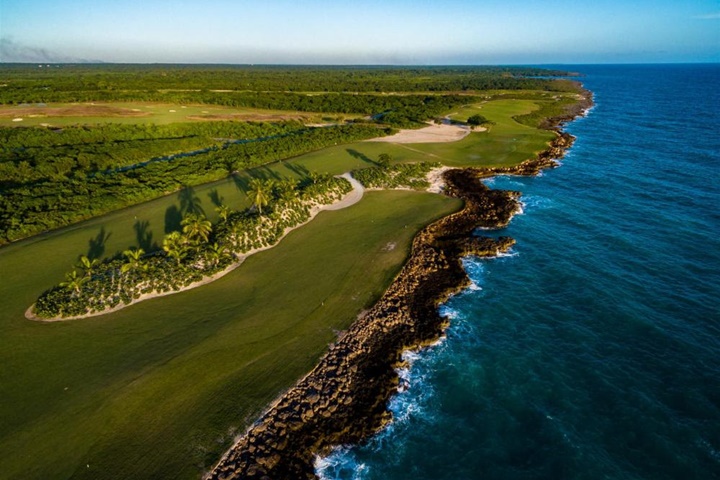 Bahia Principe promove plantio de árvores nativas no Caribe