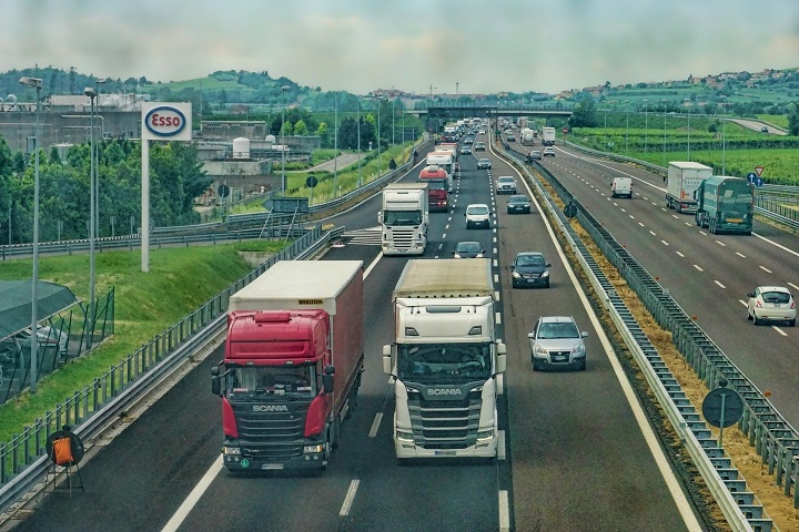 feriado de ano novo - fluxo de carros