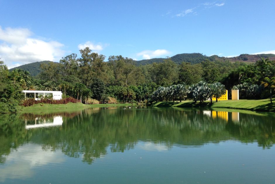 Instituto Inhotim - trem turístico