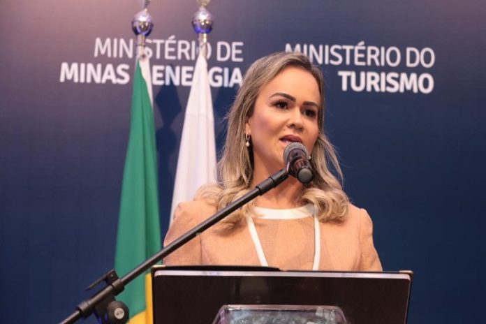 ministra - saída