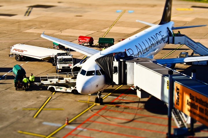 Aviação: governo estuda quebrar monopólio na venda de QAV