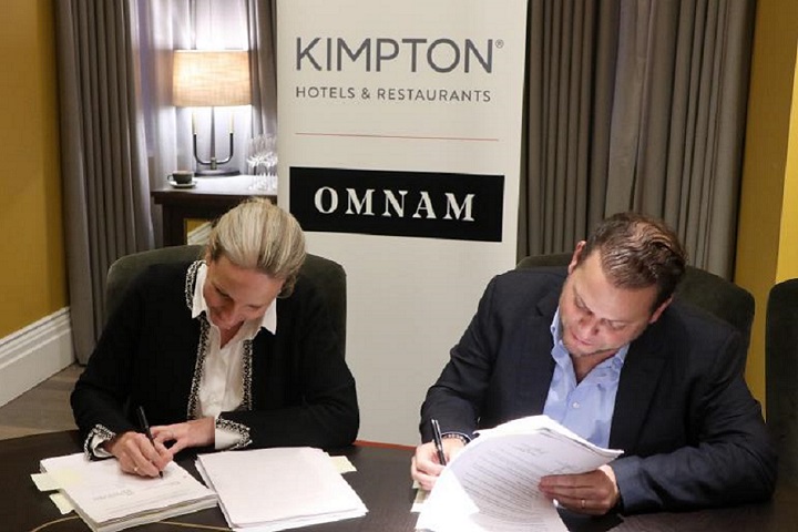 Kimpton Hotels & Restaurants - assinatura de contrato