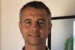 Buyout - eduardo gilles