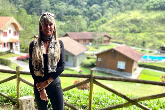 Le Canton - Mônica Paixão maio