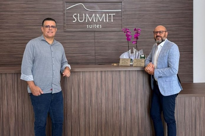Acácio Pinto - lobby - Summit Hotels
