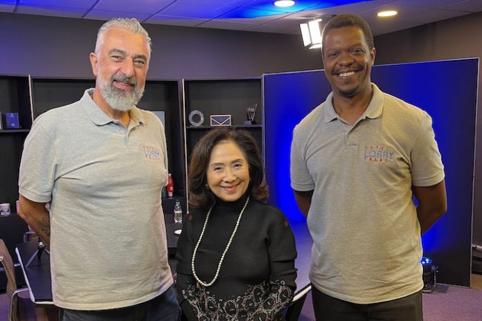 Chieko Aoki - hotel lobby talks