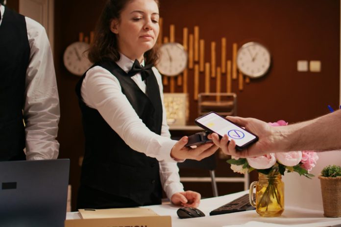 Pesquisa mede interesse de hoteleiros em sistema gratuito de gestão