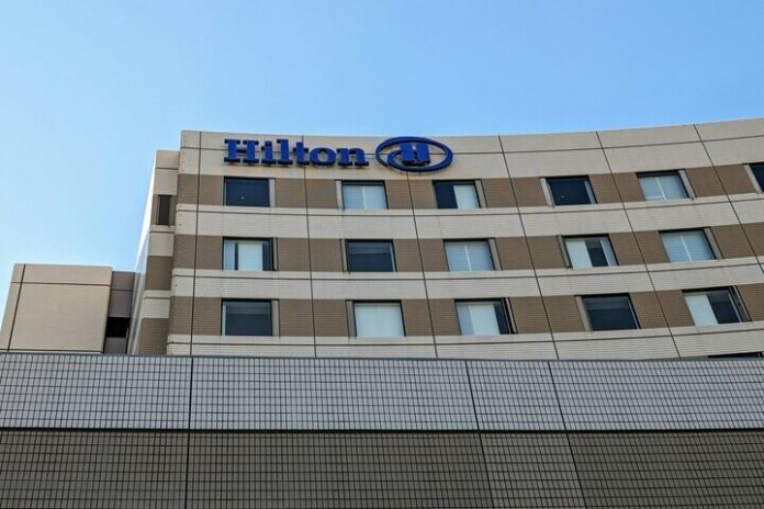Hilton - Capa