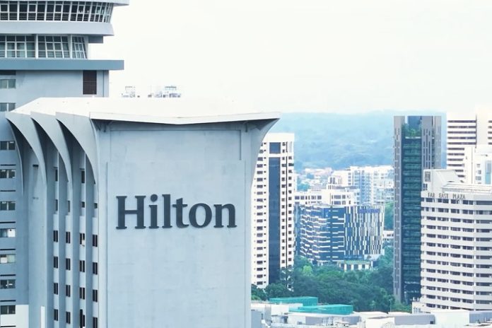 Hilton - Capa