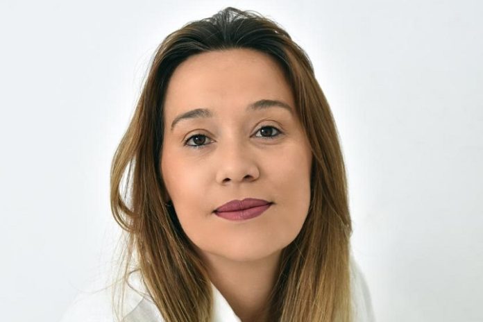 Mariana Ferraz - Capa