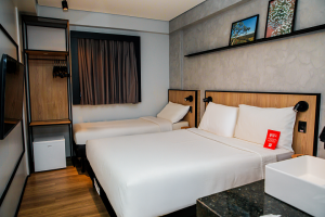 Hplus-interna_Ibis quarto1